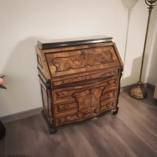 Antica cassettiera ribalta lombarda settecentesca originale in legno restaurata in ottime condizioni