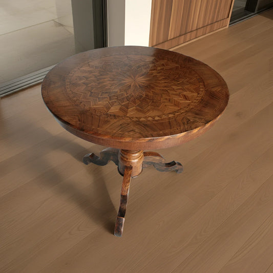 Tavolo da centro intarsiato italia in legno con motivi geometrici e dimensioni perfette, ante 1890
